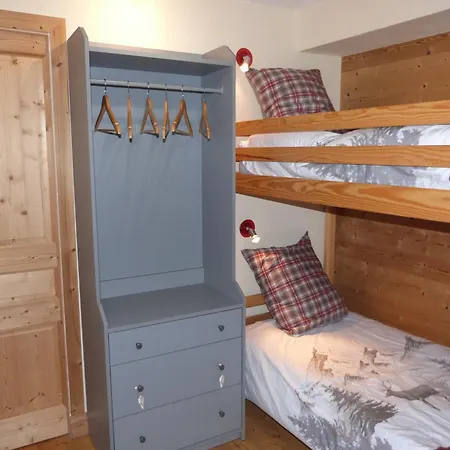 4 Pers, Centre De Valloire, Proche Télécom./commodités, Casier à Skis/balcon - Fr-1-263-535 Valloire